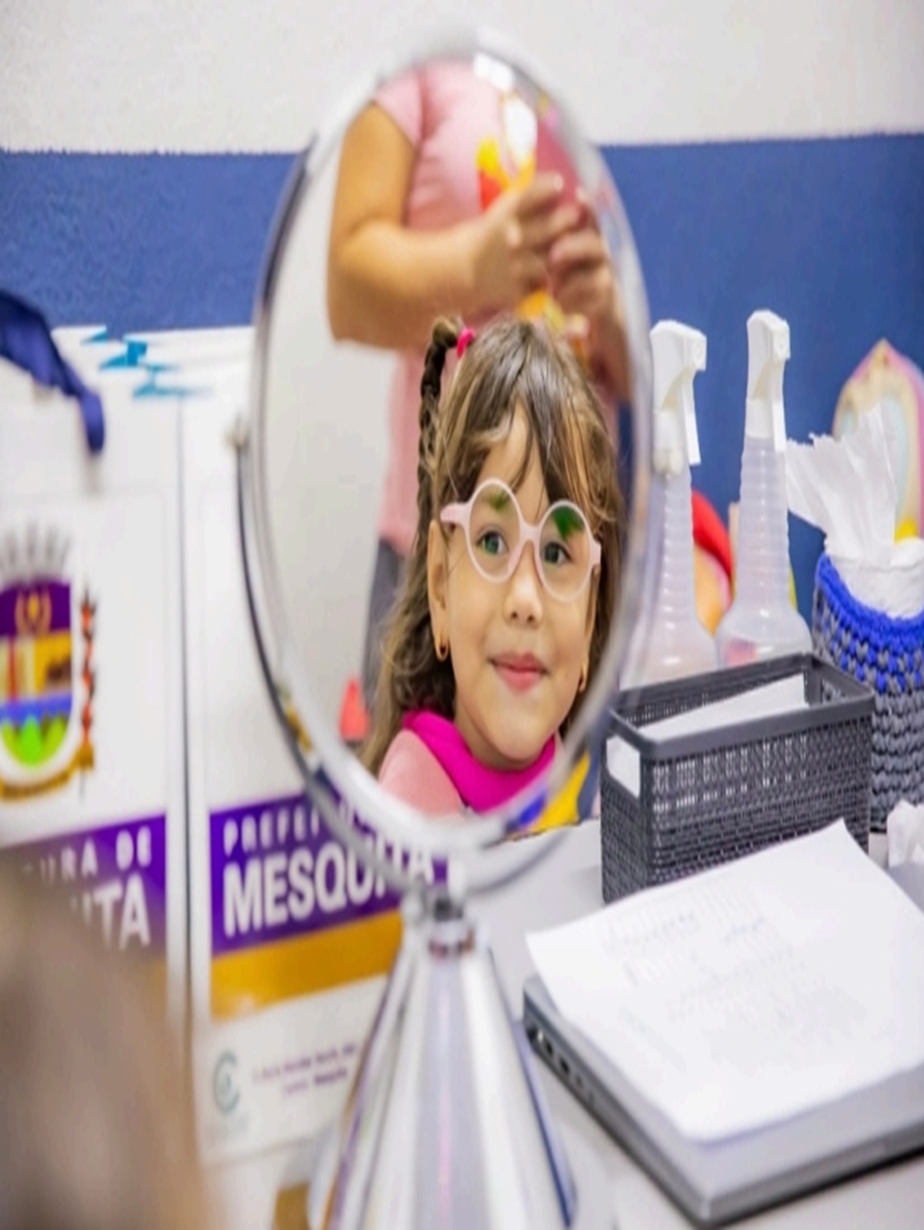 Read more about the article Óculos Gratuitos Transformam a Visão de Estudantes em Mesquita