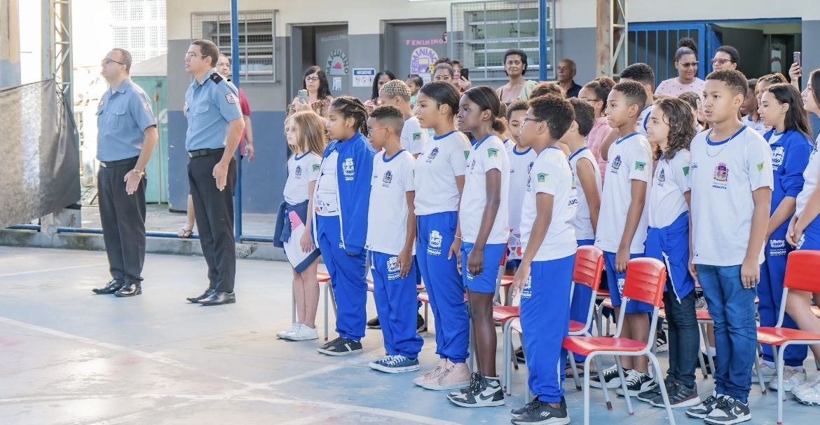 Read more about the article Mais de 400 Estudantes se Formam no Proerd e se Capacitam Contra as Drogas e a Violência