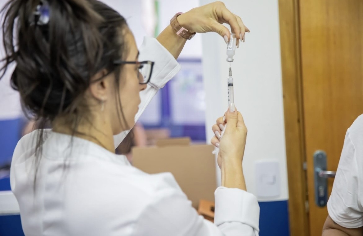 Read more about the article Vacinação nas Escolas: Mesquita Inicia Campanha de Atualização Vacinal em 46 Unidades de Ensino